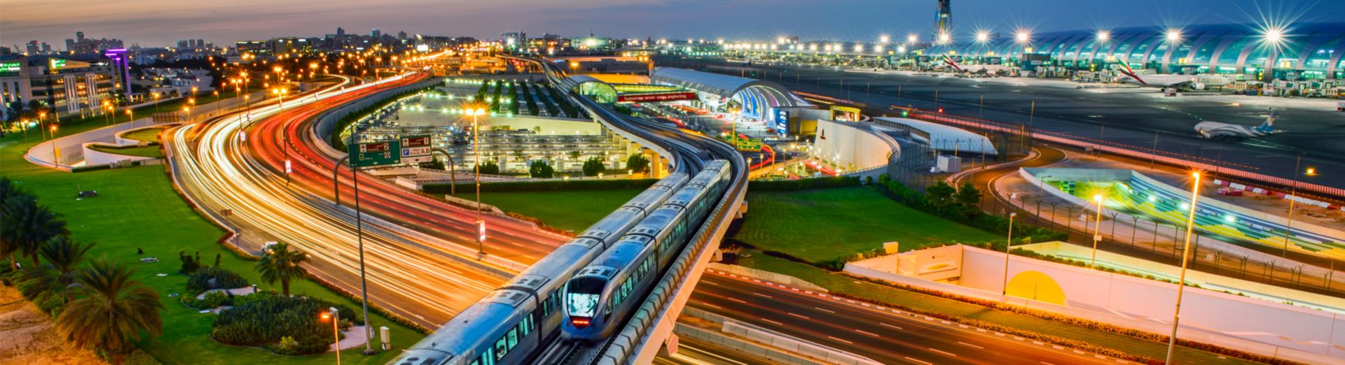 Image of metro trains crossing each other in Dubai
