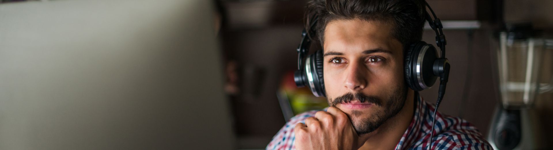 ローコード開発を行う人物